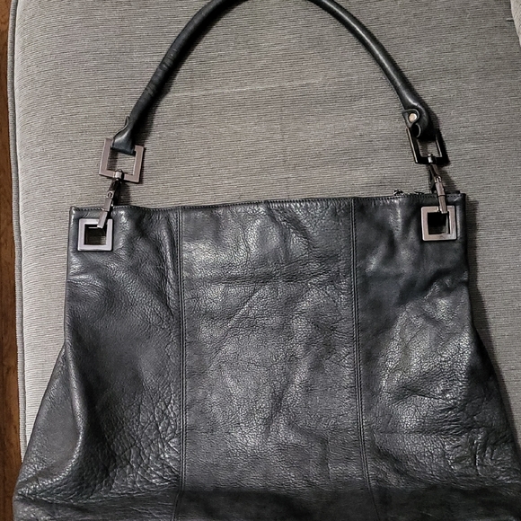 HELEN WELSH LIKE NEW Elegant Black Leather Shoulder Bag - Picture 1 of 14
